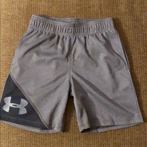 Size 4 UnderArmour shorts